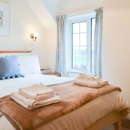 St Cadoc Cottage 생 메린 외부 사진